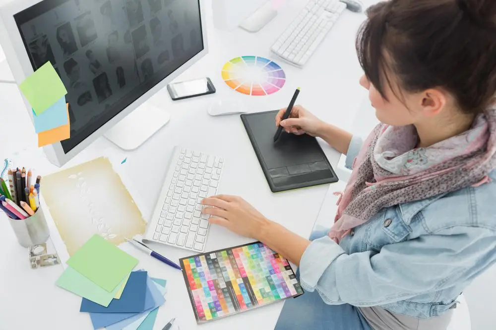 Start Career as Freelance Graphic Designer